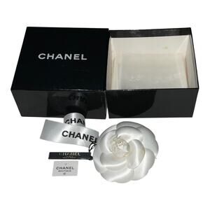 CHANEL Camellia Brooch Corsage White Organza W/ Box and Ribbon